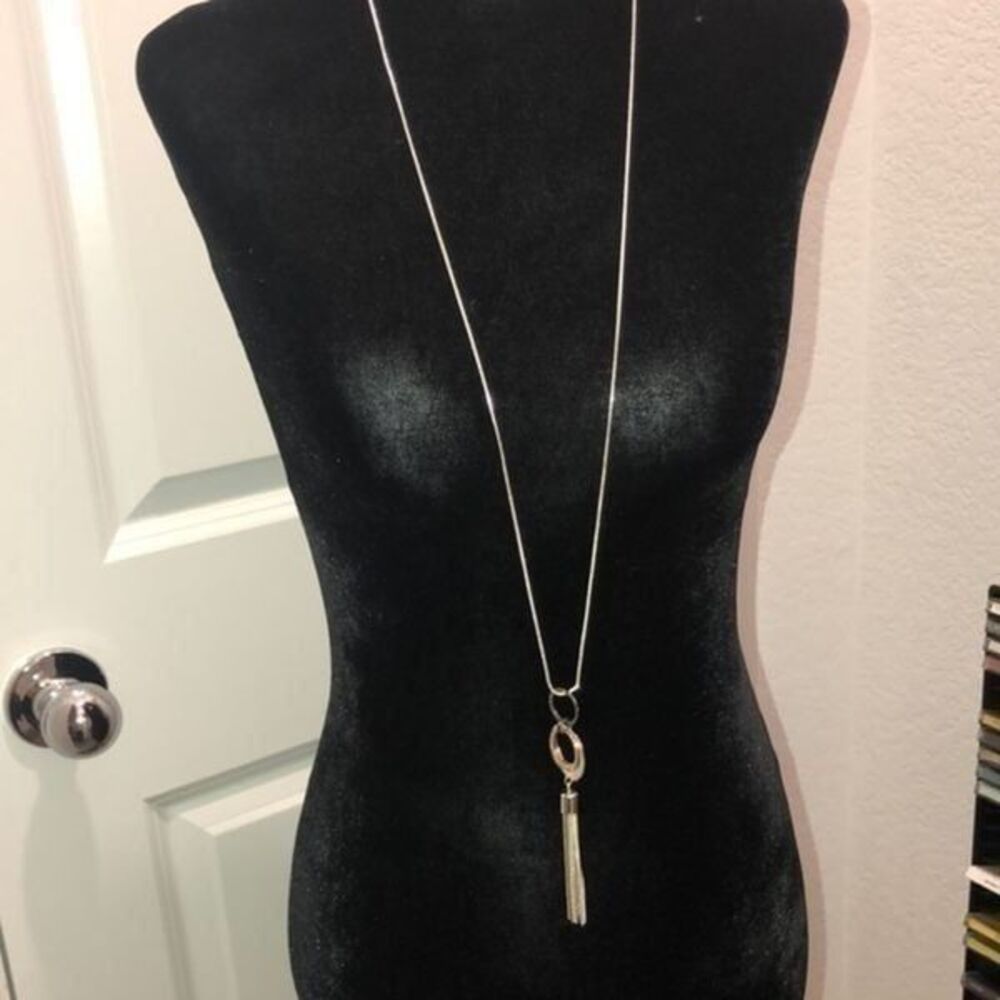Nine West long necklace 20”